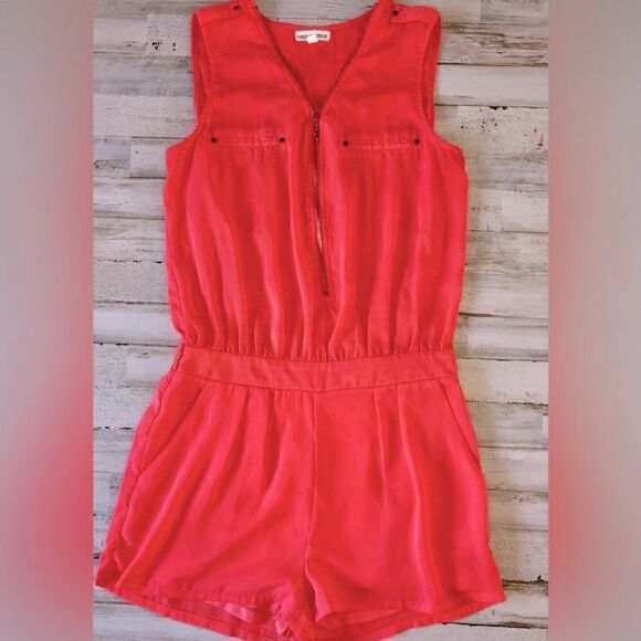 Miss Avenue coral pocketed romper with zip collar size medium has belt loops - Picture 1 of 4
